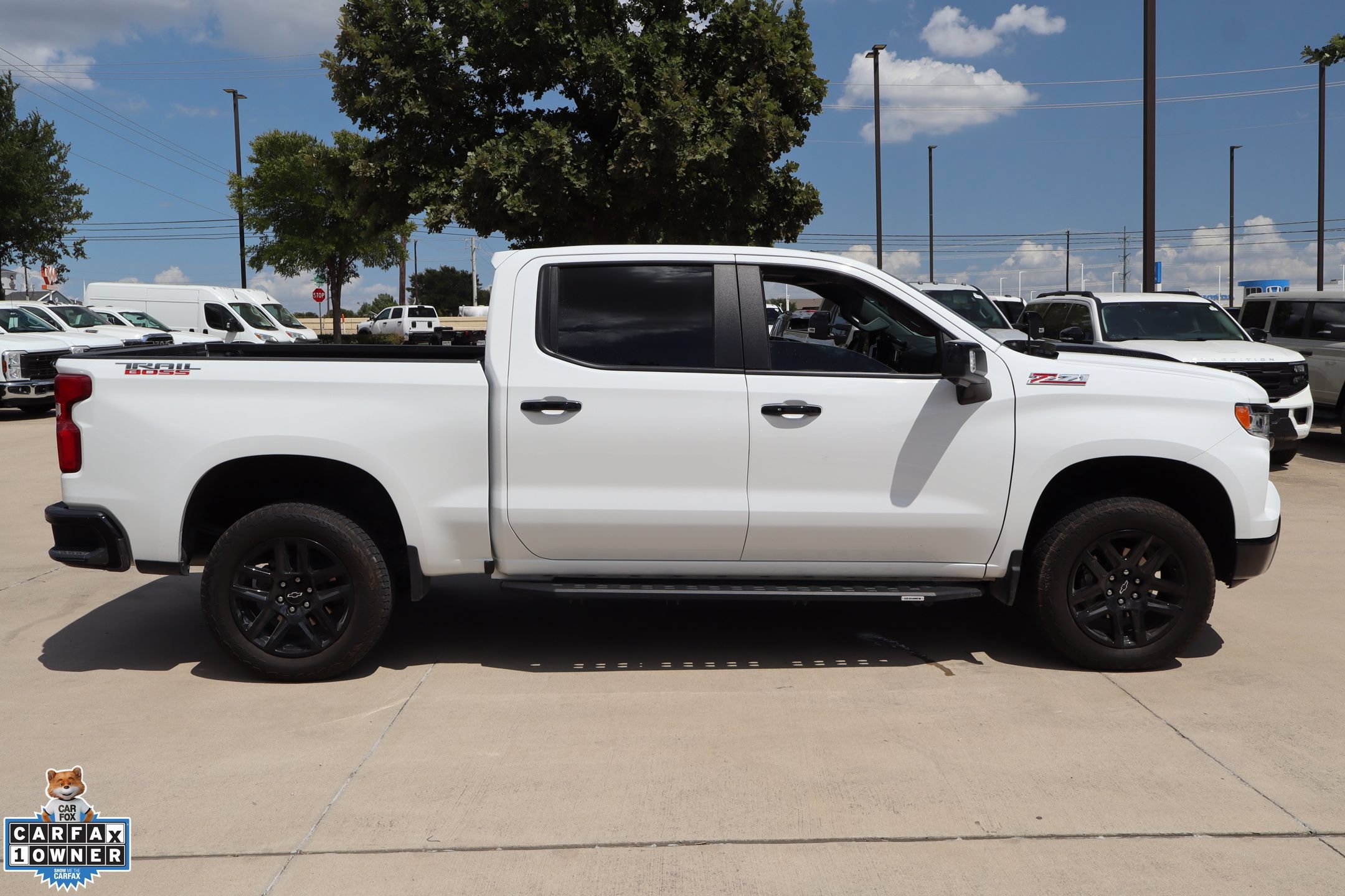 Used 2025 Chevrolet Silverado 1500 LT Trail Boss w/ LT Trail Boss Premium Package AWD/4WD image 2