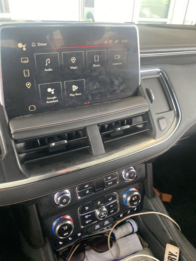 Used 2024 GMC Yukon XL AT4 w/ Technology Package AWD/4WD image 14