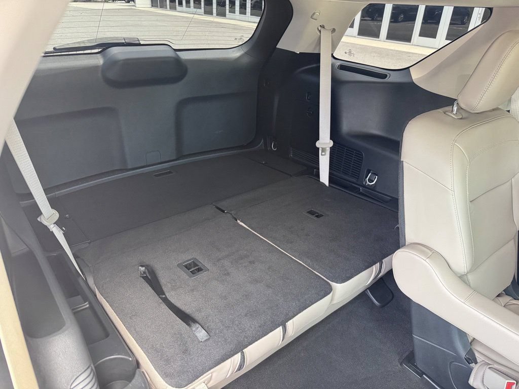 Certified 2023 Ford Explorer XLT w/ Equipment Group 202A RWD image 22