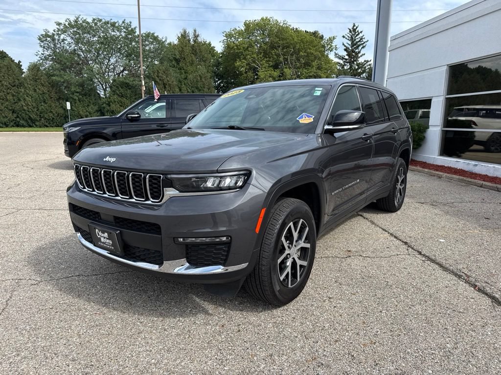 Used 2025 Jeep Grand Cherokee L Limited w/ Trailer Tow Package AWD/4WD image 7
