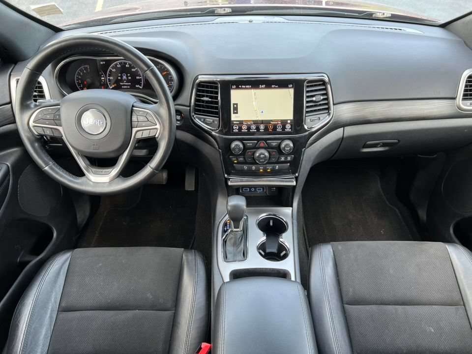 Used 2022 Jeep Grand Cherokee Laredo X AWD/4WD image 2