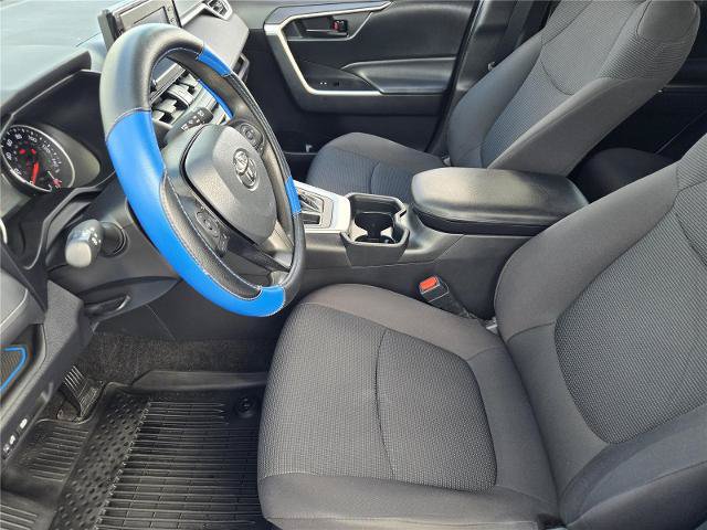 Used 2021 Toyota RAV4 LE FWD image 12