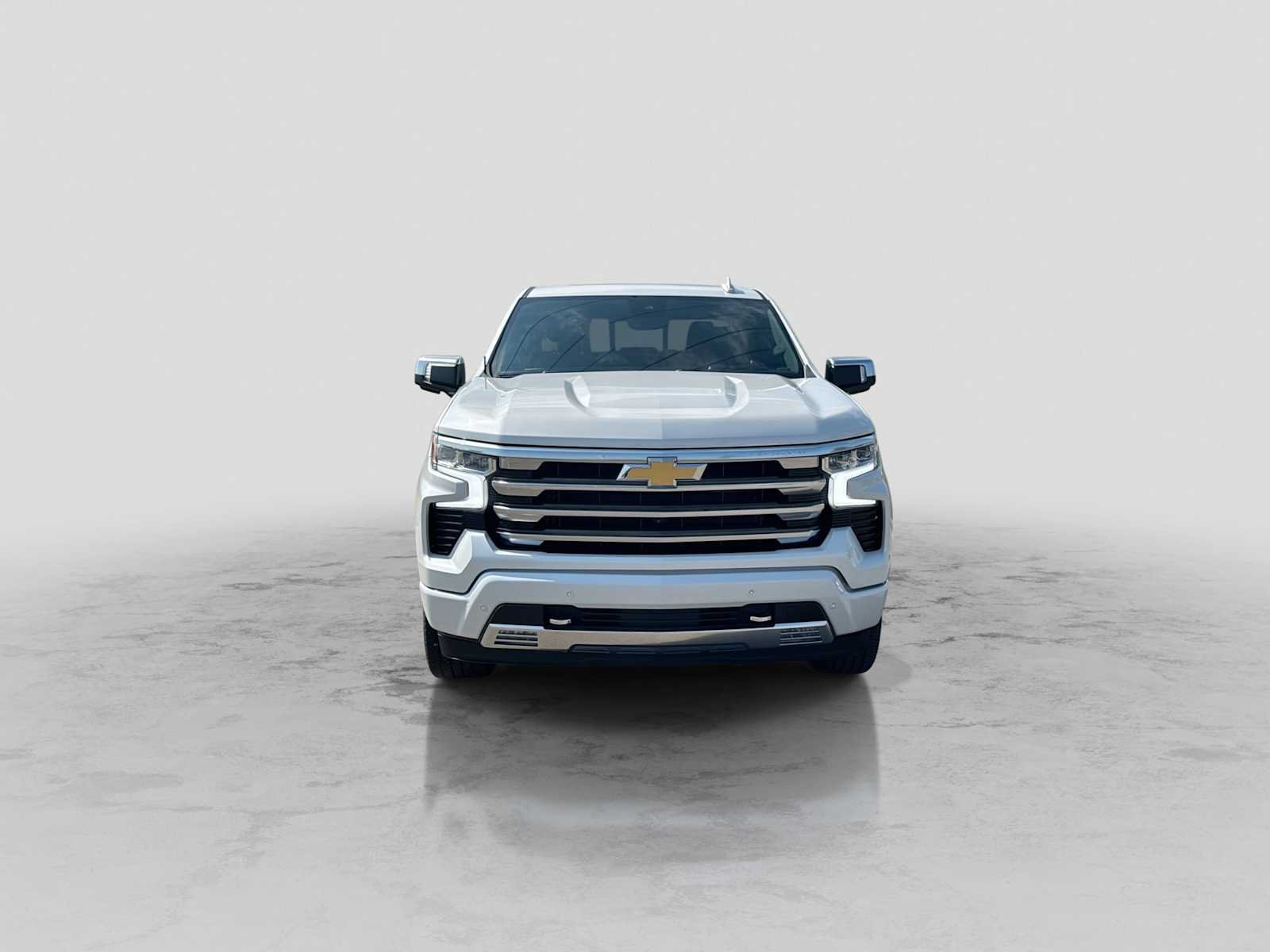 Used 2024 Chevrolet Silverado 1500 High Country w/ High Country Premium Package AWD/4WD image 9