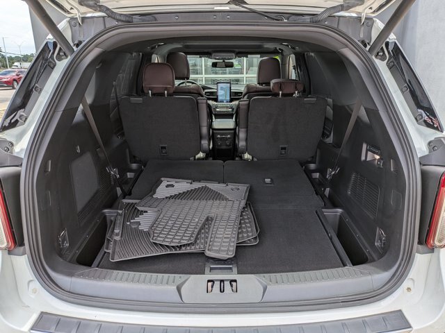 Certified 2020 Ford Explorer Platinum w/ Premium Technology Package AWD/4WD image 35