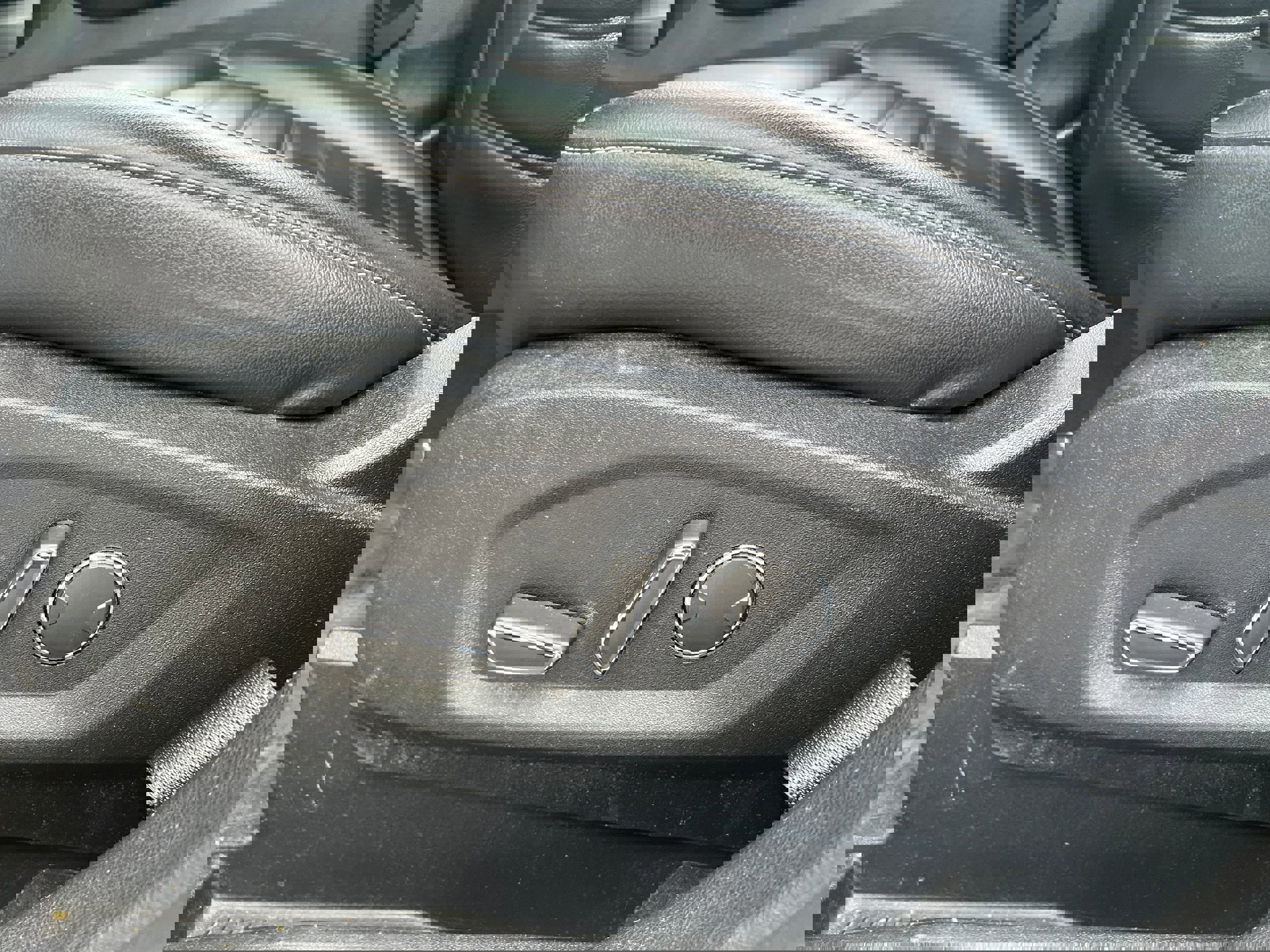 Certified 2019 Ford Edge SEL w/ Equipment Group 201A image 11