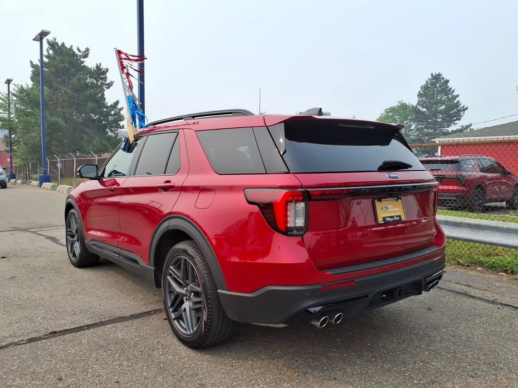Certified 2025 Ford Explorer ST AWD/4WD image 8
