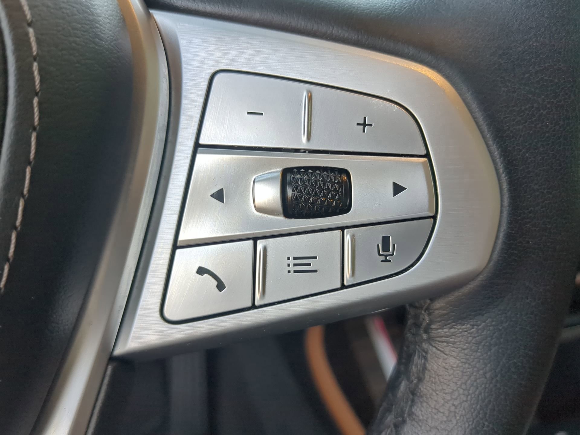 Used 2025 BMW X7 xDrive40i w/ Premium Package AWD/4WD image 68