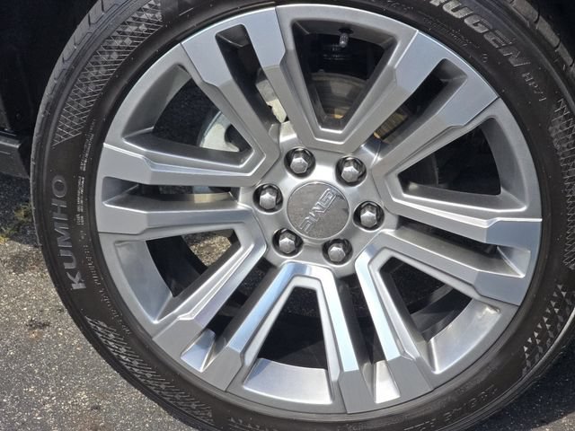 Used 2017 GMC Yukon Denali w/ Open Road Package AWD/4WD image 9