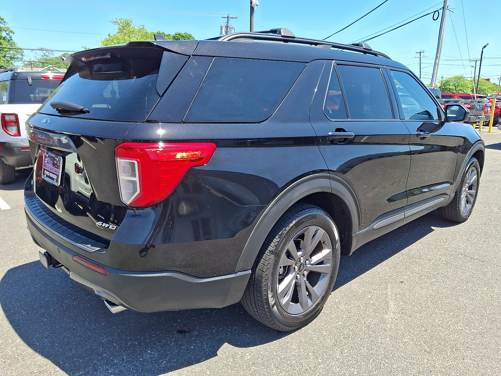 Certified 2023 Ford Explorer XLT w/ Equipment Group 202A AWD/4WD image 11