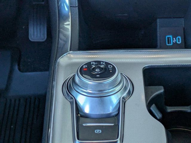 Certified 2024 Ford Edge Titanium w/ Titanium Elite Package image 17