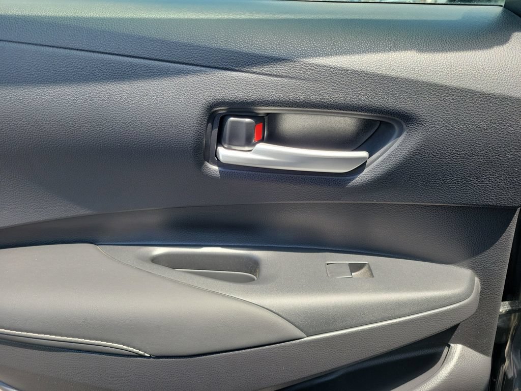 Used 2025 Toyota Corolla XLE FWD image 15