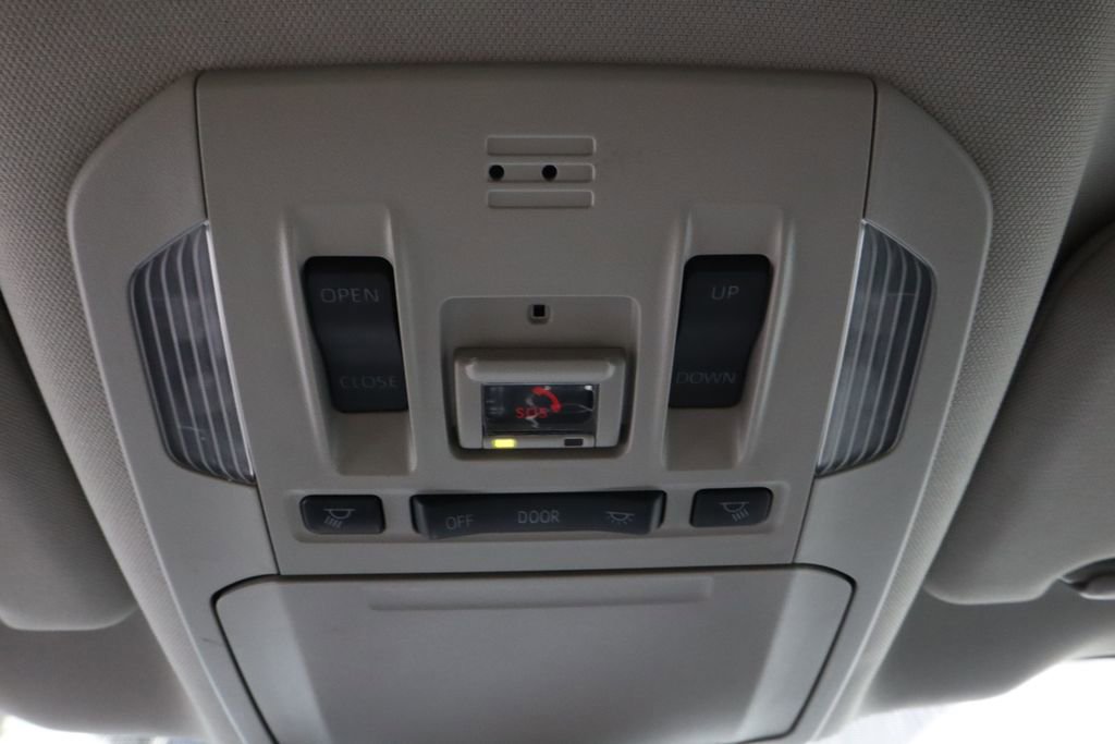 Used 2023 Toyota Highlander XLE FWD image 32