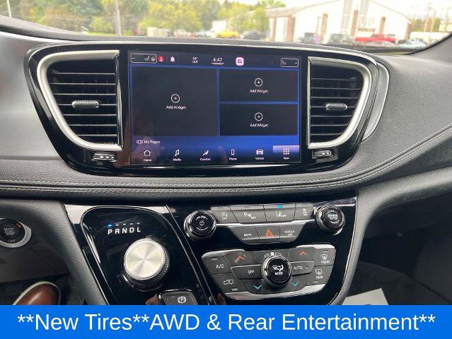 Used 2021 Chrysler Pacifica Touring-L w/ Uconnect Theater Family Group AWD/4WD image 16
