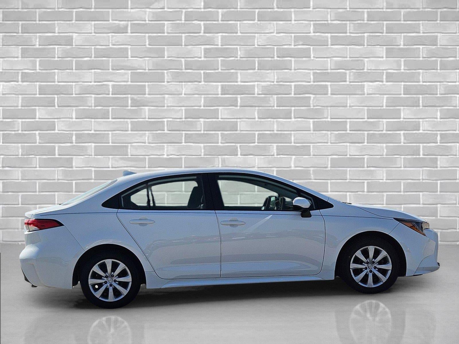 Used 2025 Toyota Corolla LE FWD image 4