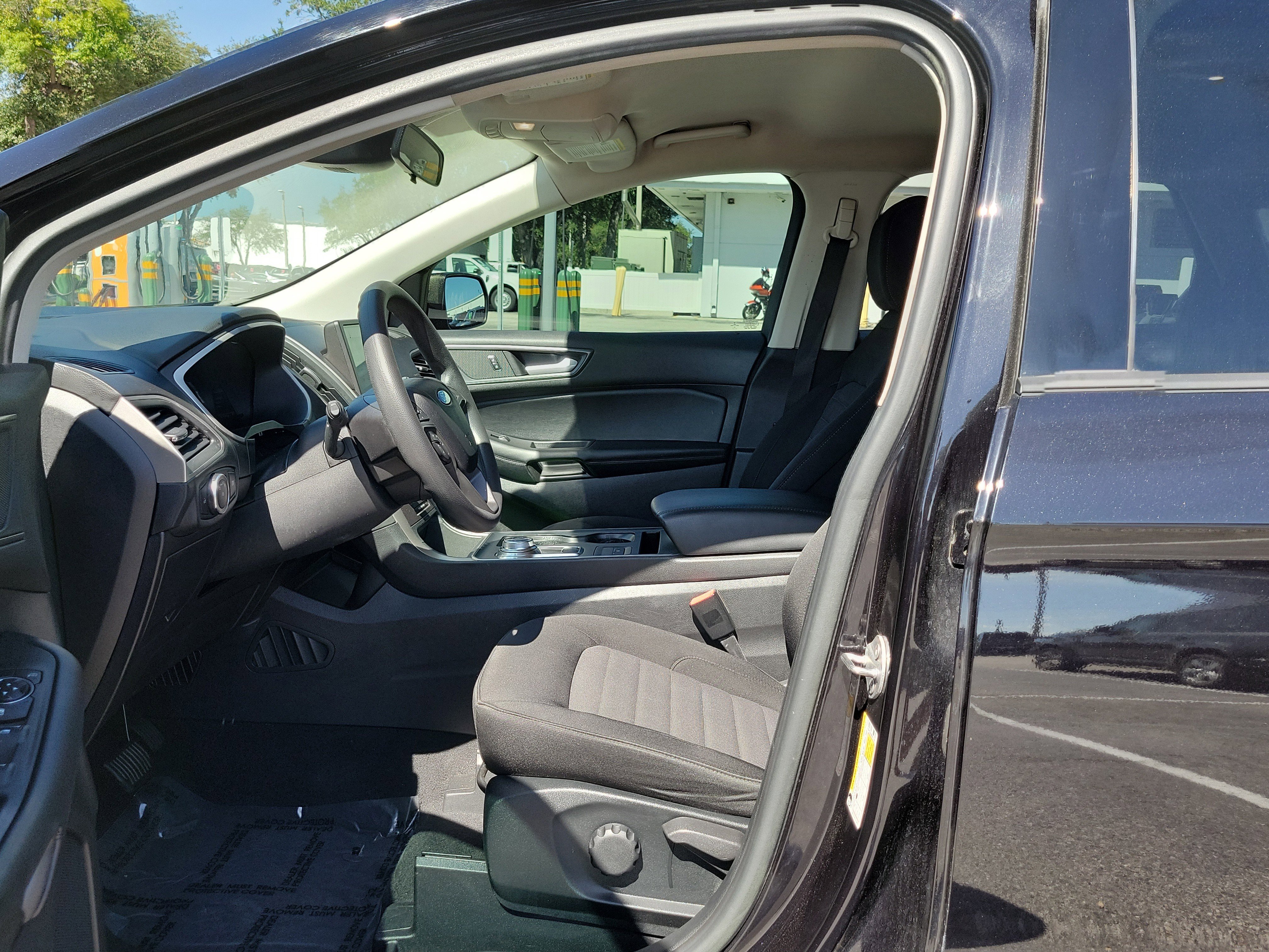 Certified 2021 Ford Edge SE FWD image 19