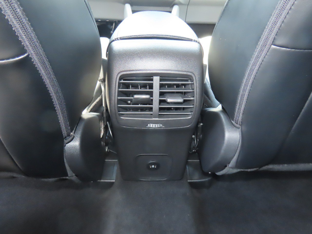 Certified 2025 Ford Escape SE FWD image 22
