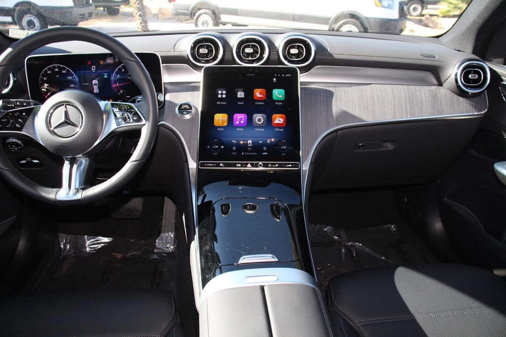 Used 2025 Mercedes-Benz GLC 300 4MATIC image 20