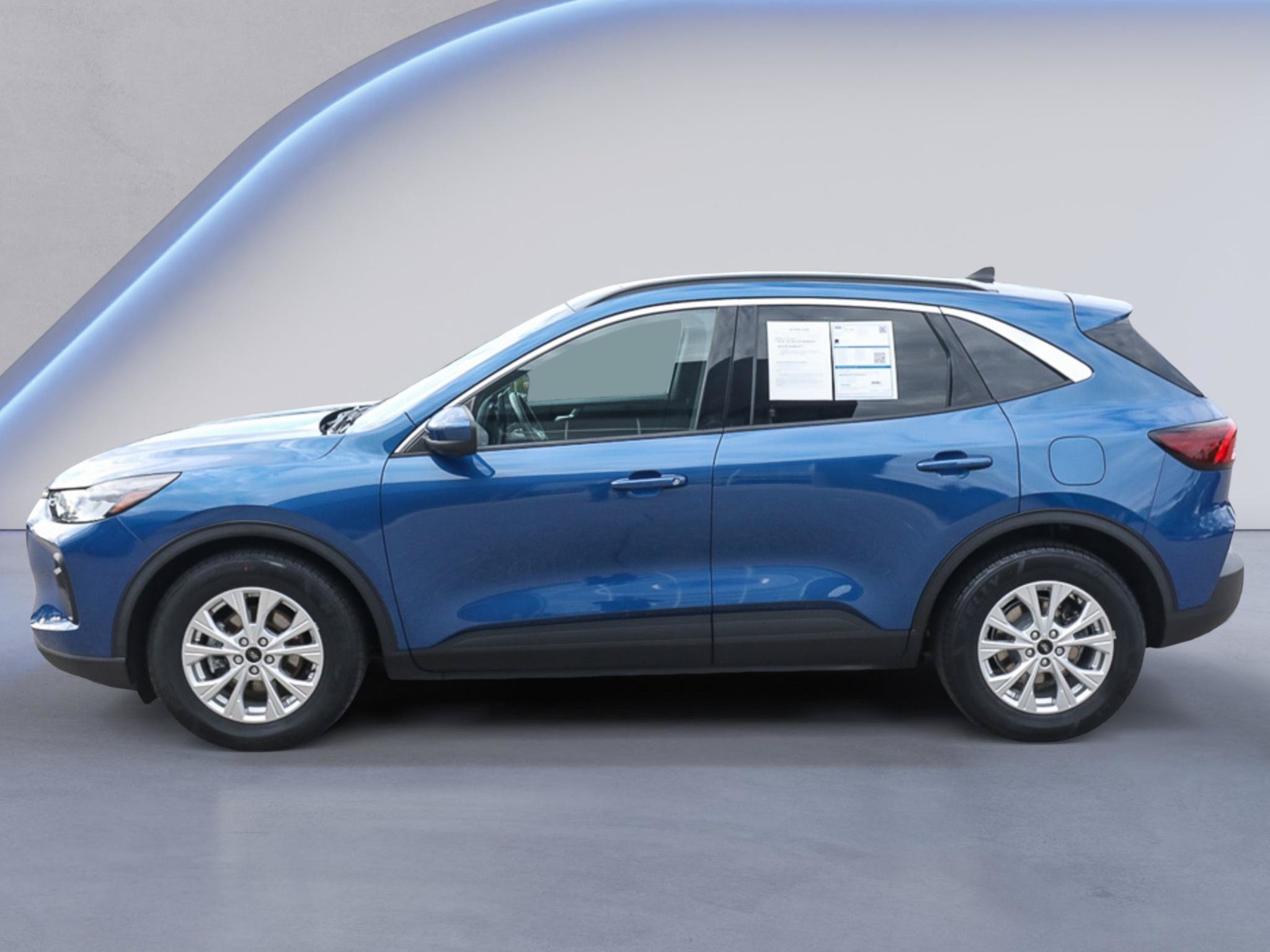 Certified 2023 Ford Escape Active w/ Tech Pack #2 FWD image 3