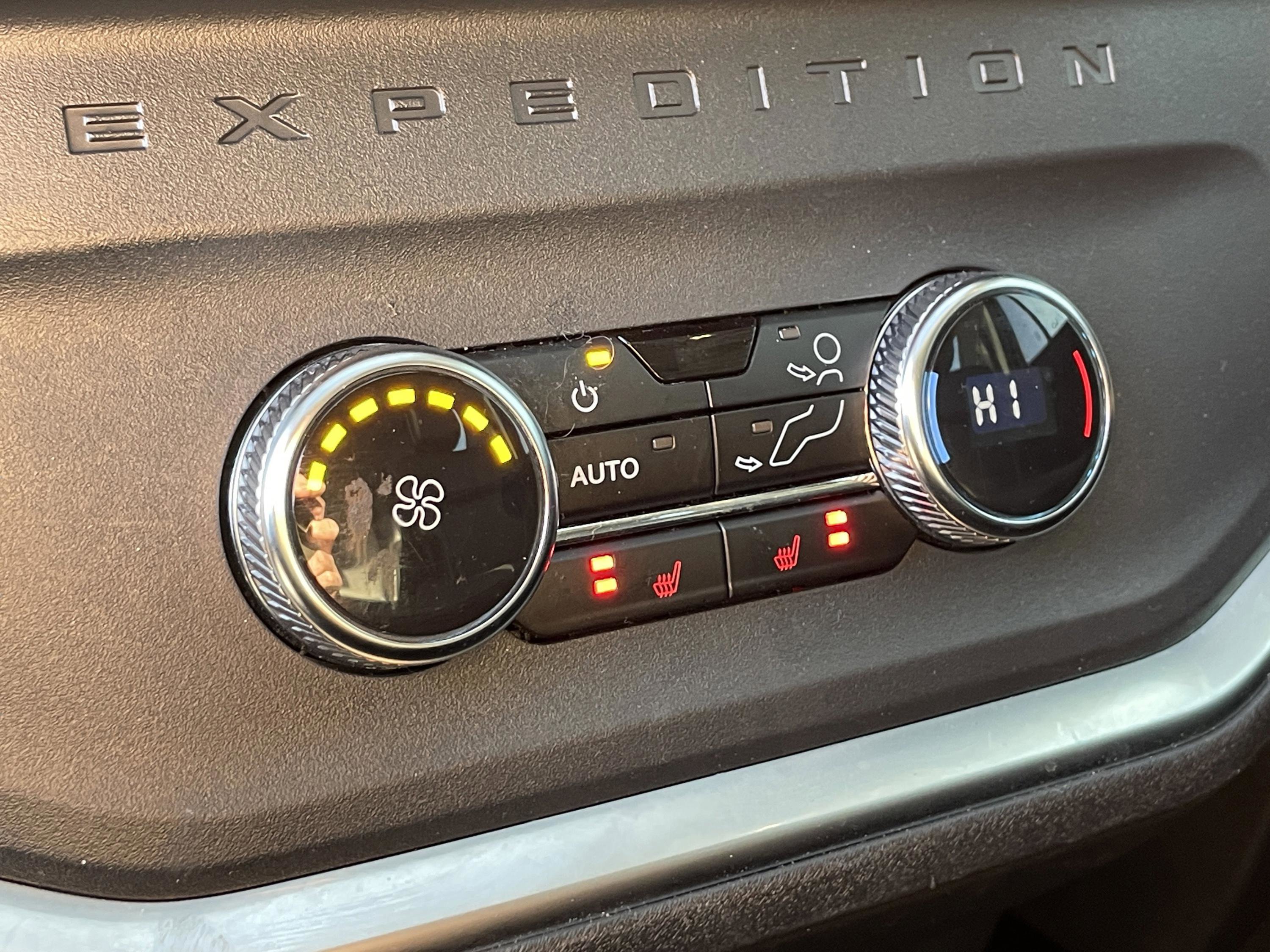 Certified 2025 Ford Expedition Max Platinum image 40