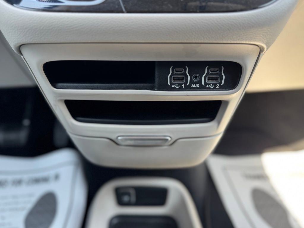 Used 2023 Chrysler Voyager LX FWD image 26