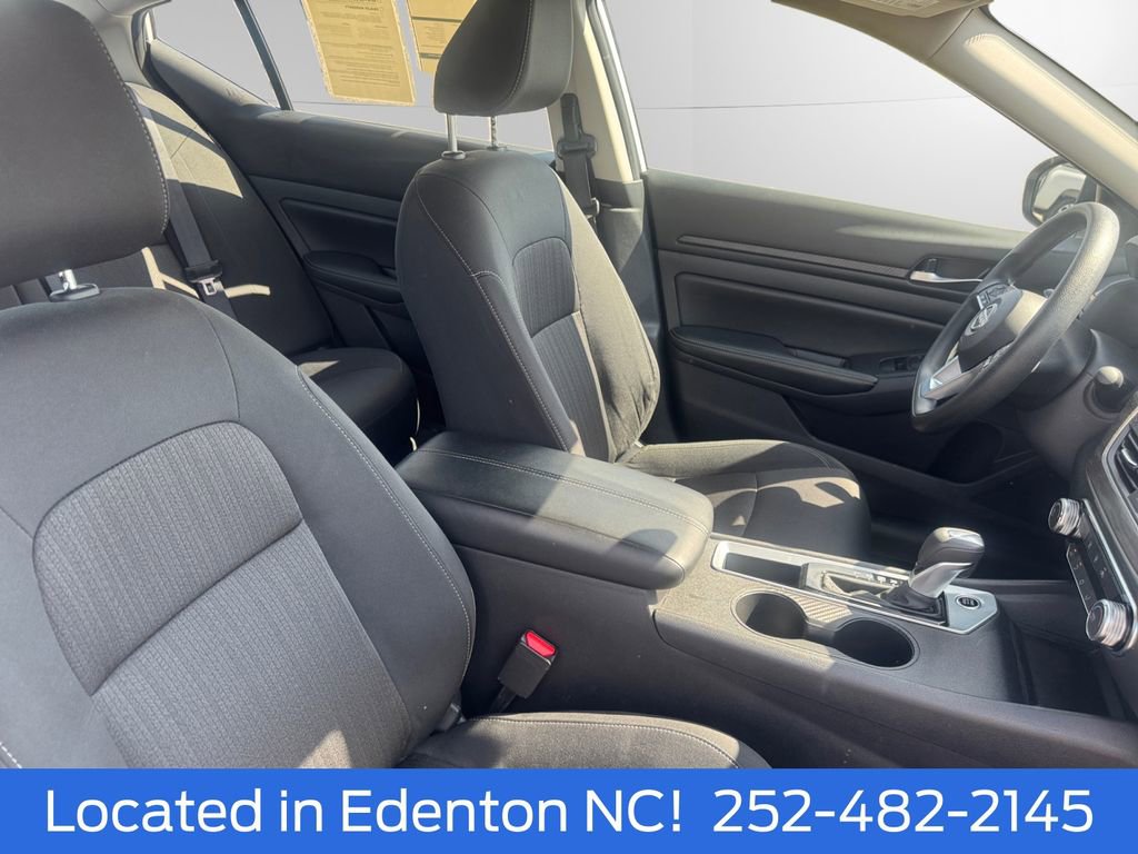 Used 2025 Nissan Altima 2.5 SV FWD image 16