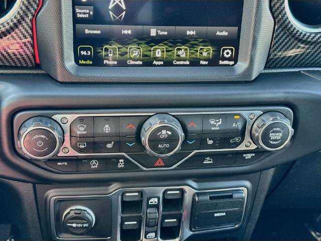 Used 2022 Jeep Wrangler Unlimited Rubicon w/ Cold Weather Group AWD/4WD image 14