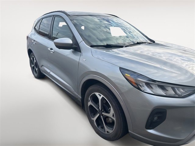 Certified 2024 Ford Escape ST-Line Select w/ Tech Pack #2 image 3