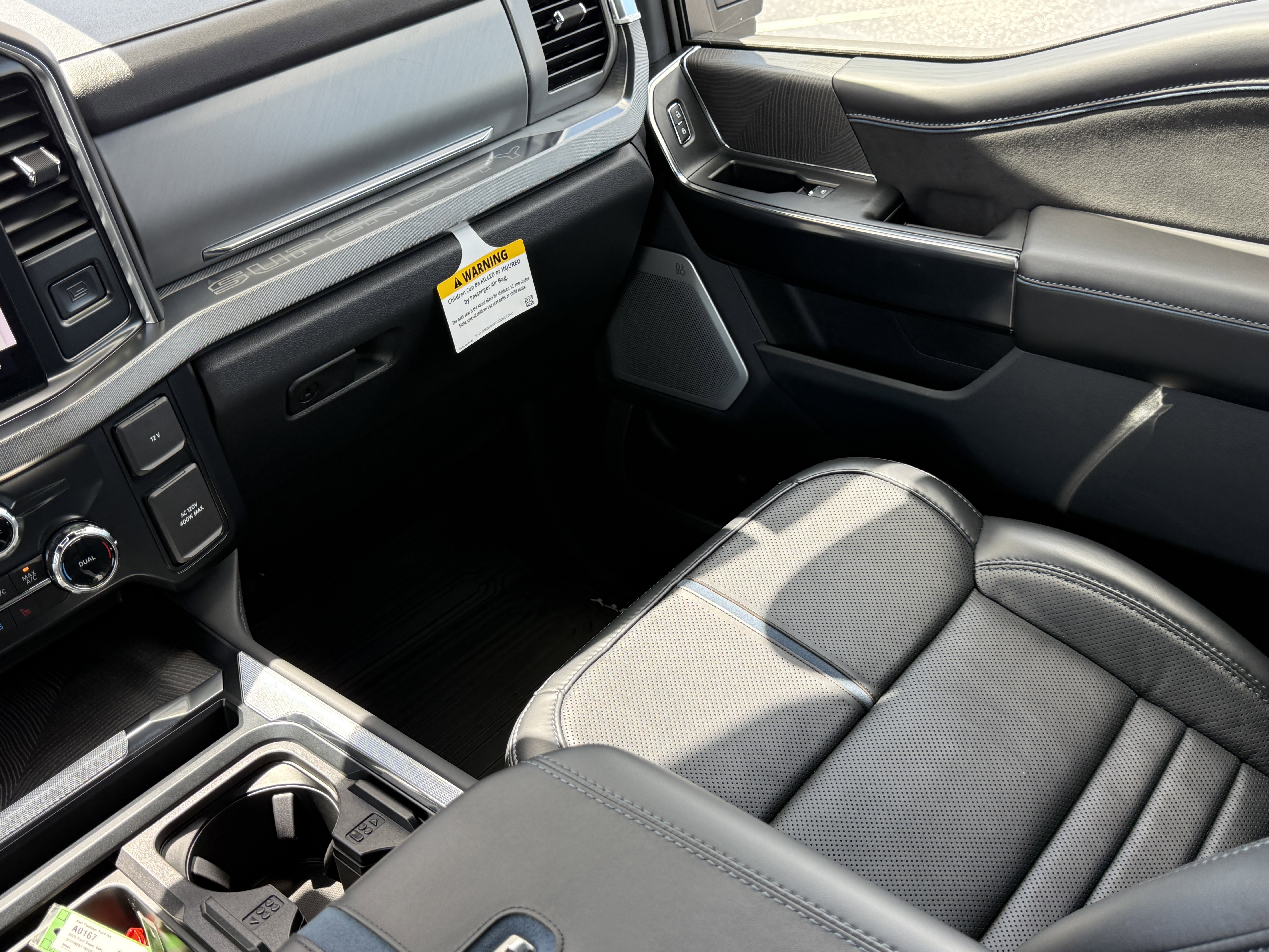 Certified 2025 Ford F250 Platinum w/ FX4 Off-Road Package image 15