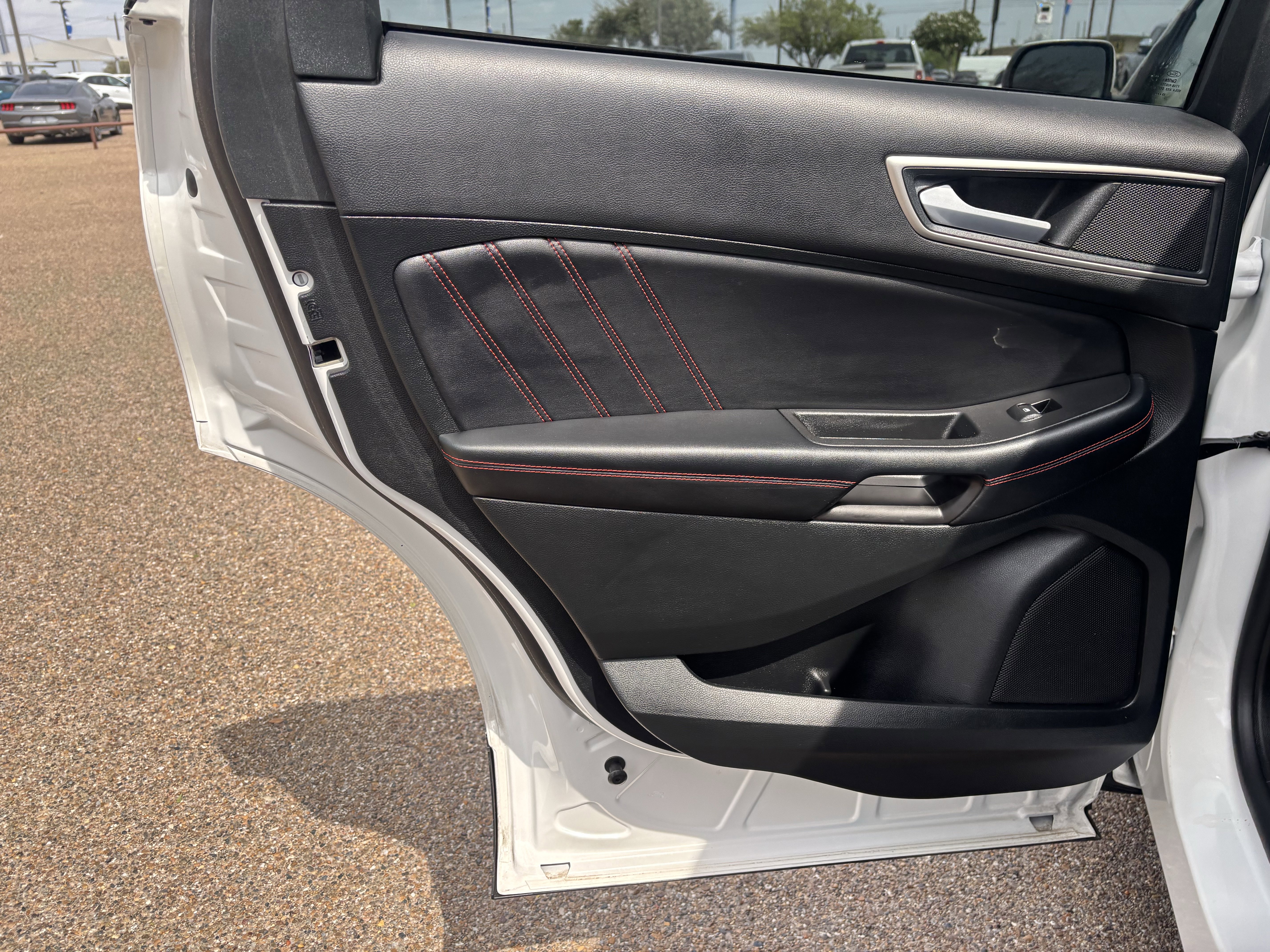 Certified 2024 Ford Edge ST-Line AWD/4WD image 14