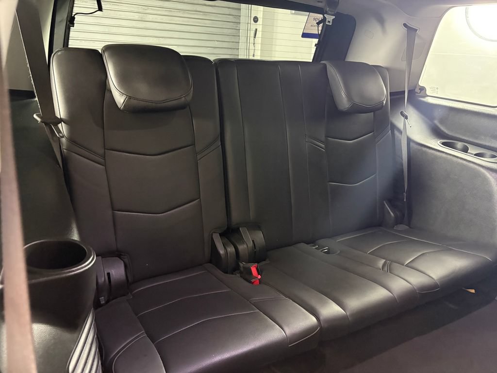 Used 2020 Cadillac Escalade Luxury AWD/4WD image 35