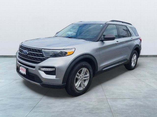 Certified 2022 Ford Explorer XLT w/ Equipment Group 202A AWD/4WD image 3
