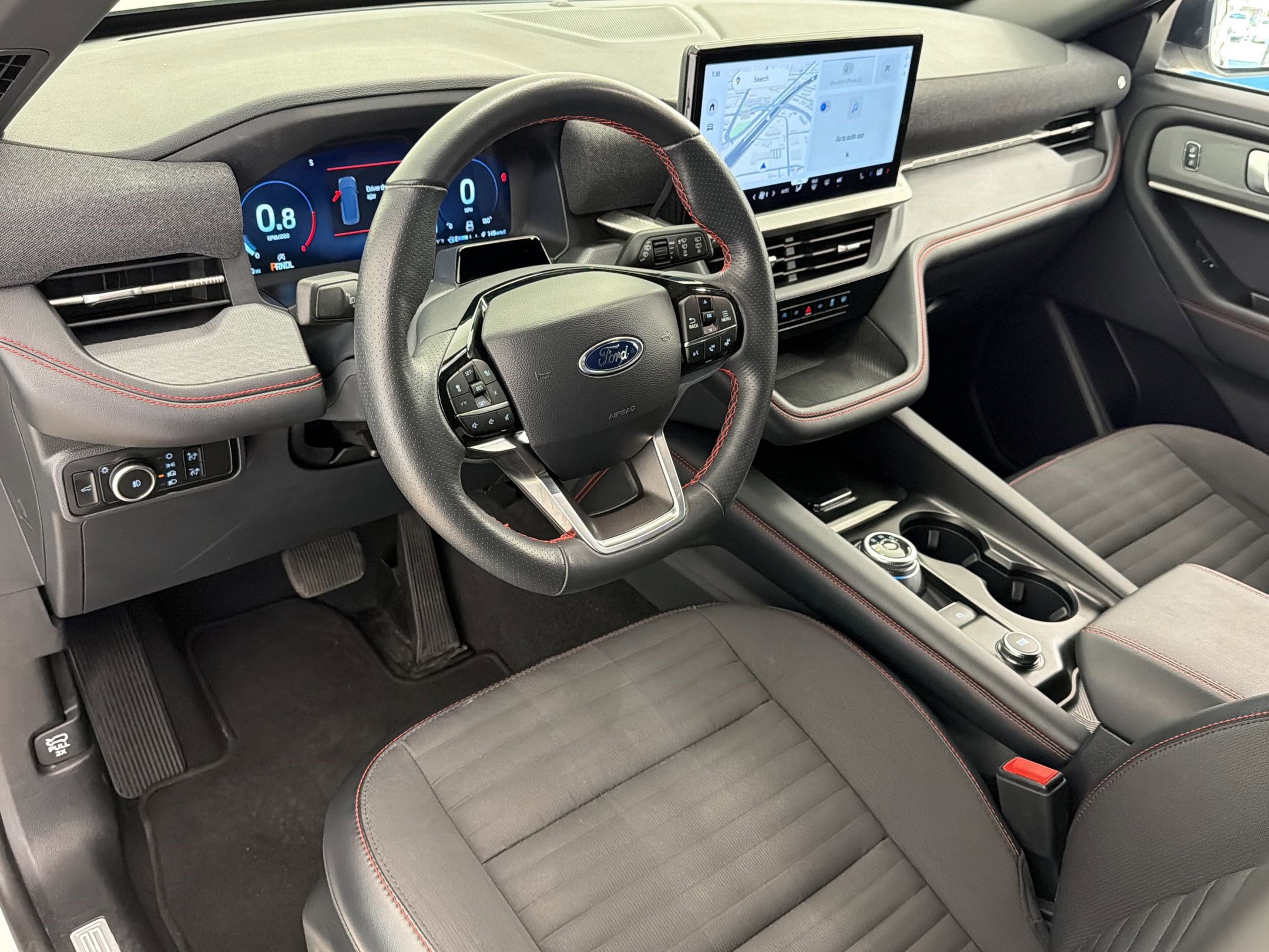 Certified 2025 Ford Explorer ST-Line w/ ST-Line Street Pack image 9