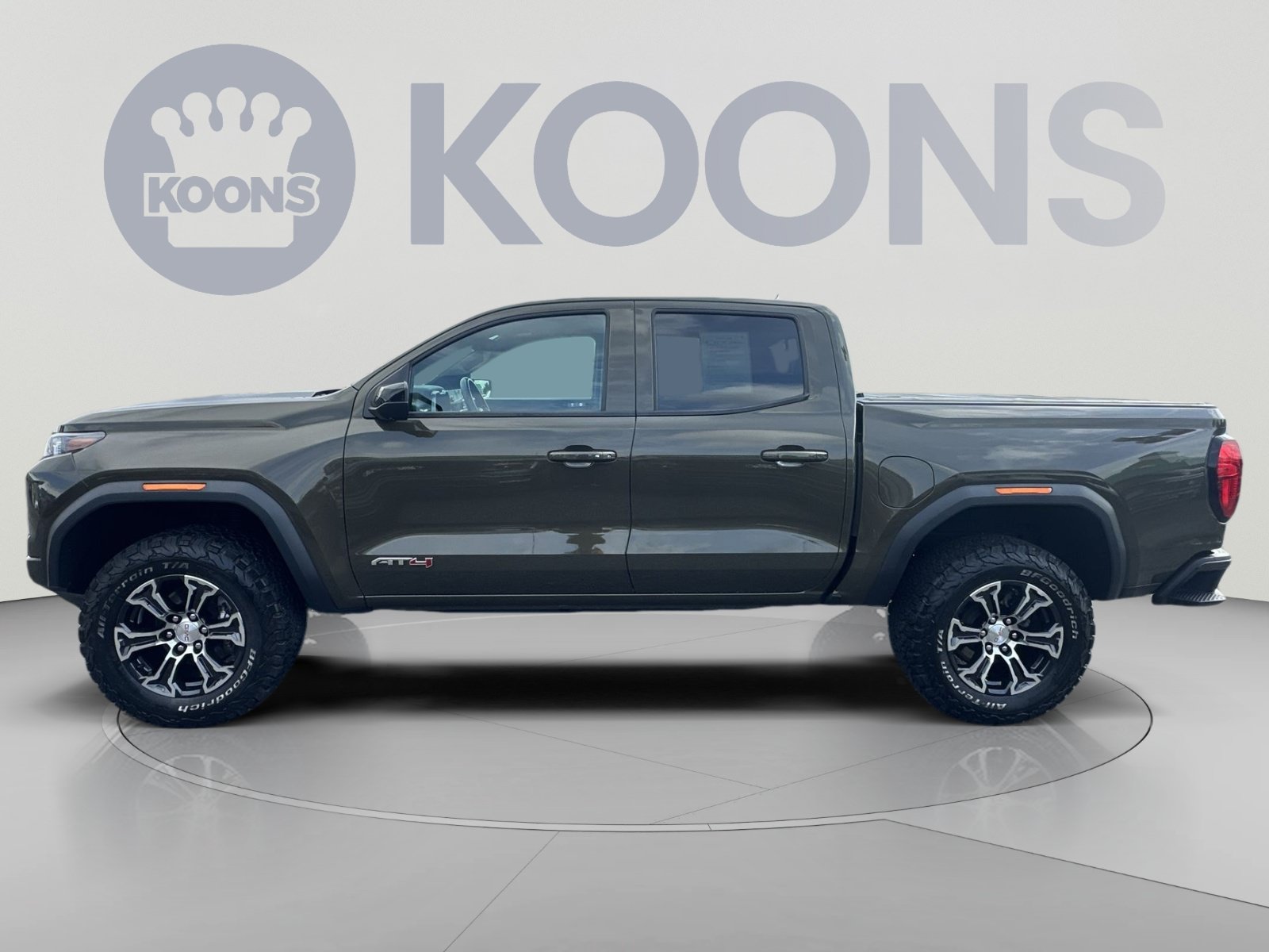 Used 2023 GMC Canyon AT4 w/ AT4 Premium Package AWD/4WD image 13