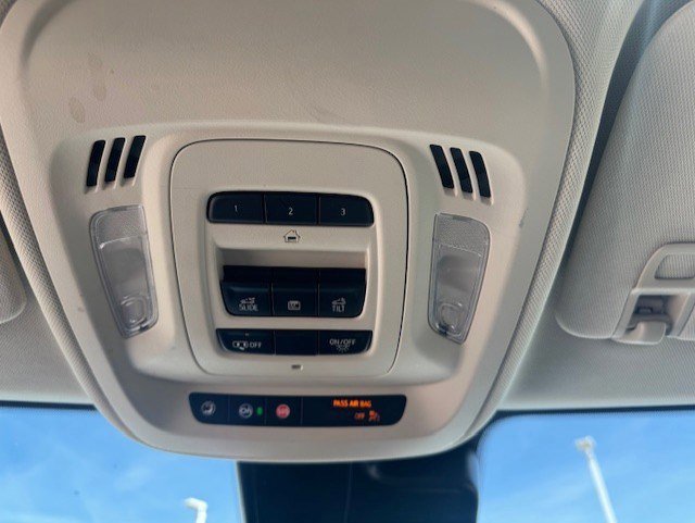 Used 2023 Buick Envision Avenir image 20