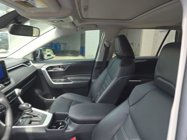 Used 2023 Toyota RAV4 XLE Premium FWD image 8