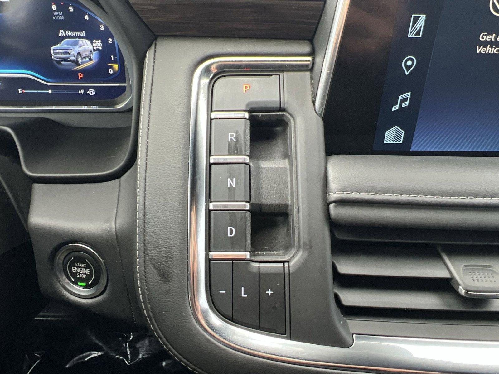 Used 2023 Chevrolet Tahoe Z71 w/ Luxury Package image 21