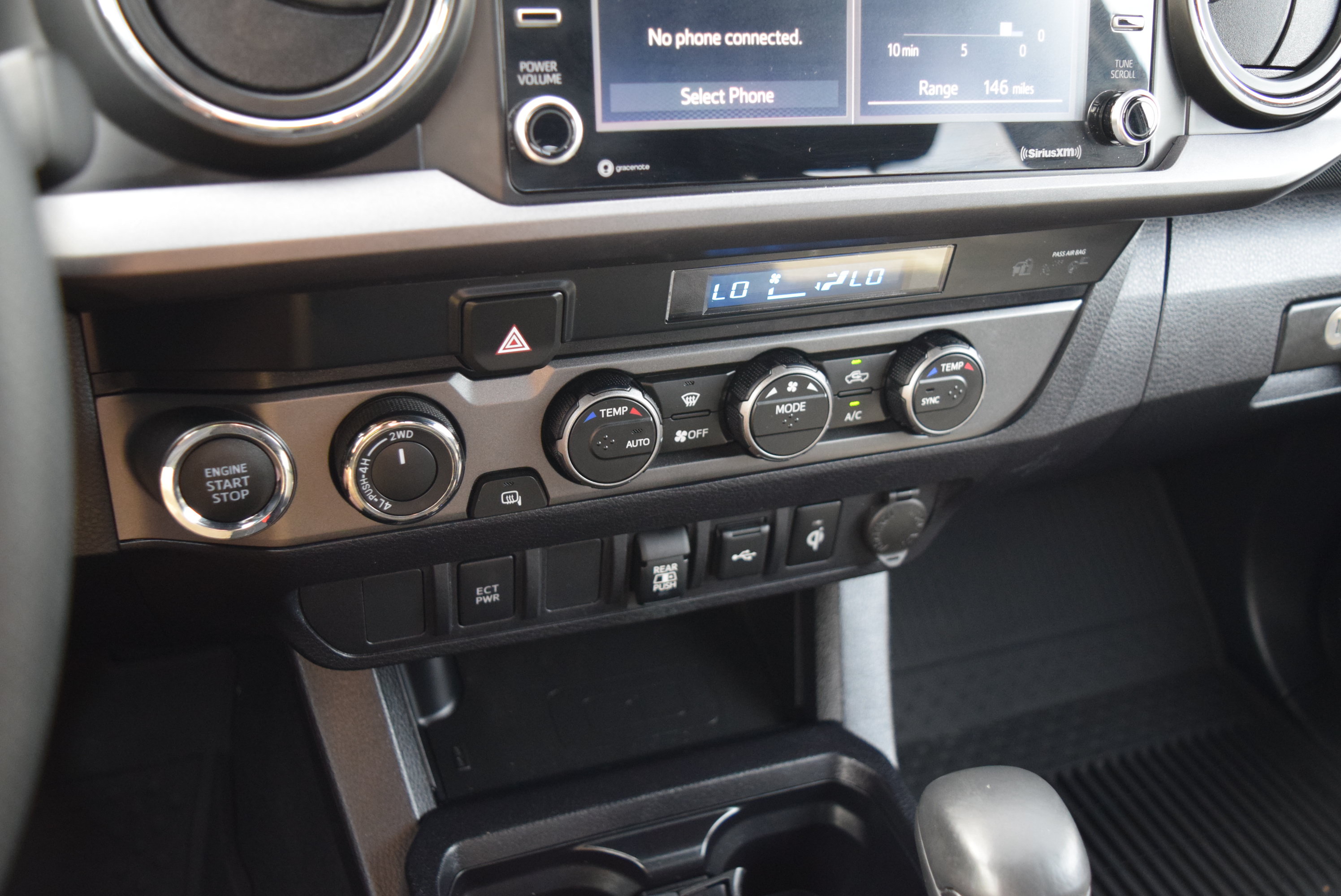 Used 2022 Toyota Tacoma TRD Off-Road AWD/4WD image 17