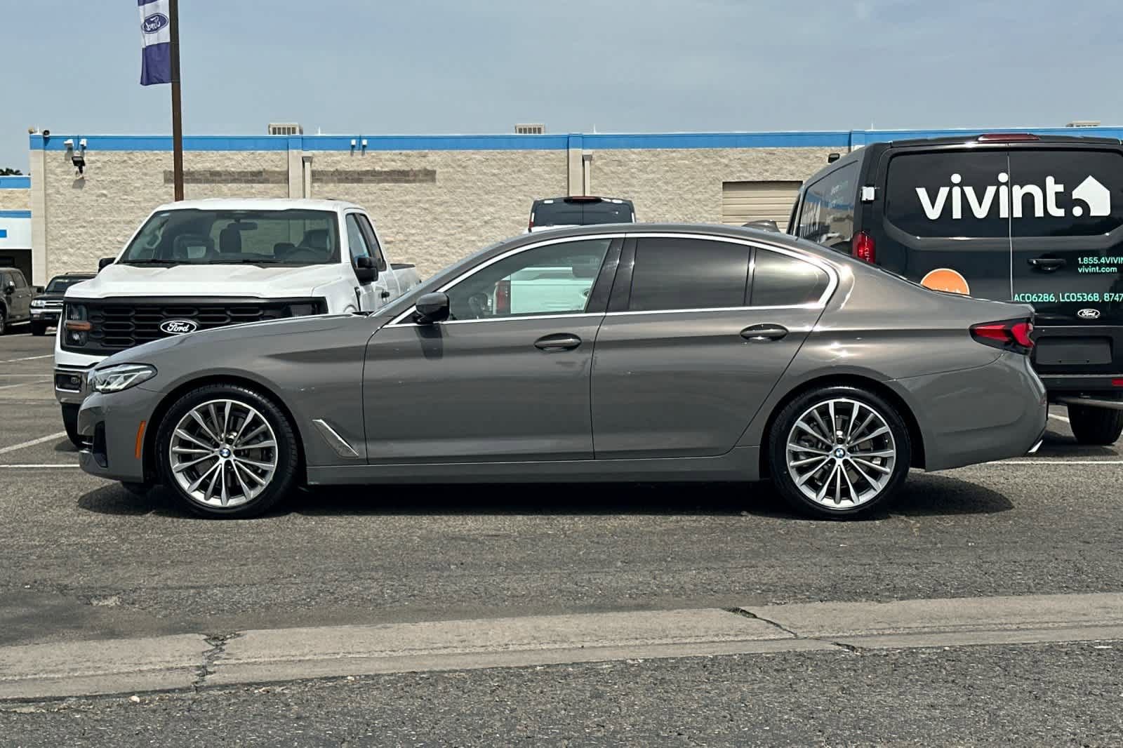 Used 2021 BMW 530i w/ Premium Package RWD image 5