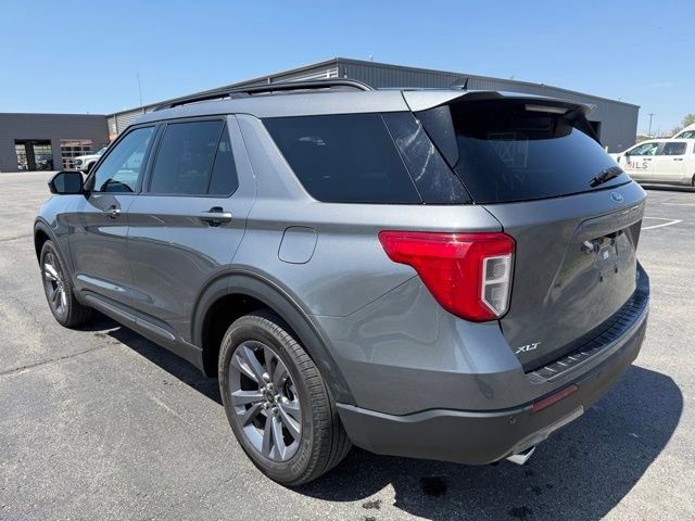 Certified 2024 Ford Explorer XLT w/ Equipment Group 202A AWD/4WD image 3