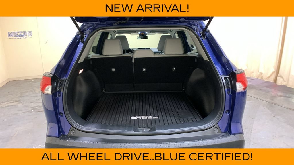 Used 2022 Toyota Corolla Cross LE AWD/4WD image 19