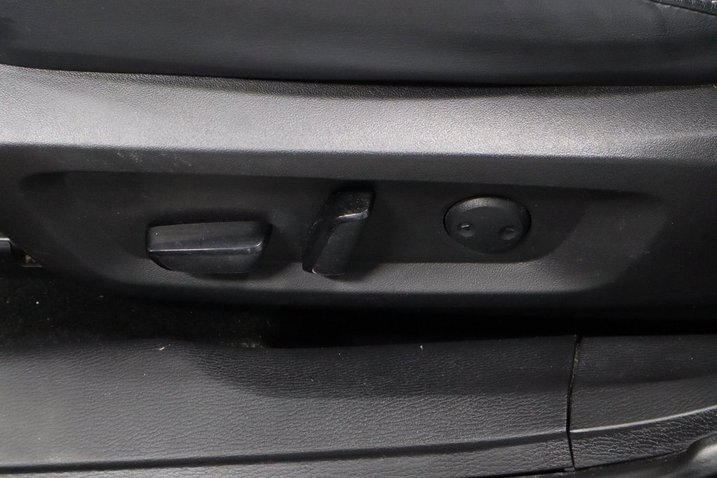 Used 2022 Mitsubishi Outlander SE image 27