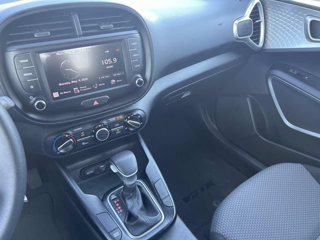 Used 2022 Kia Soul LX FWD image 28