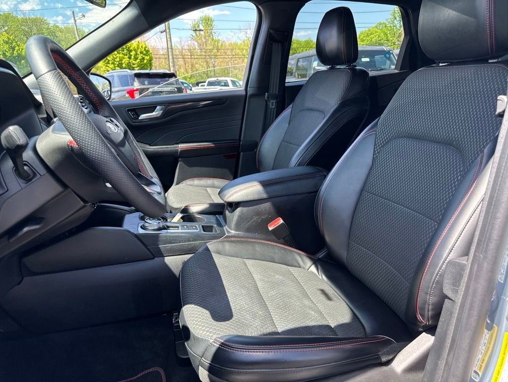 Certified 2023 Ford Escape ST-Line w/ Tech Pack #1 AWD/4WD image 16