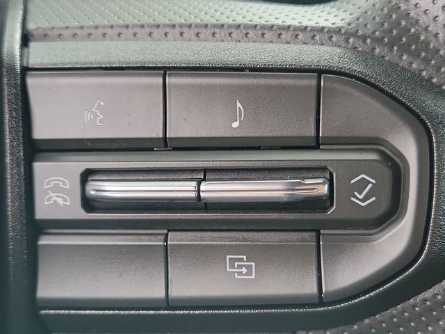 Used 2023 Chevrolet Colorado W/T image 9