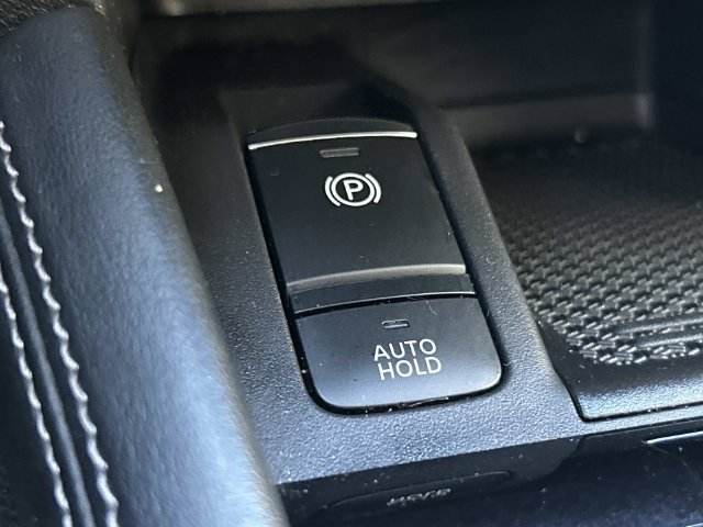 Used 2022 Nissan Kicks SR FWD image 36
