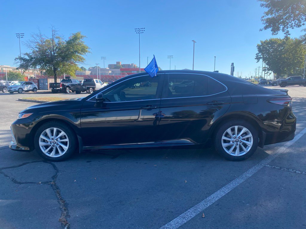 Used 2023 Toyota Camry LE FWD image 4
