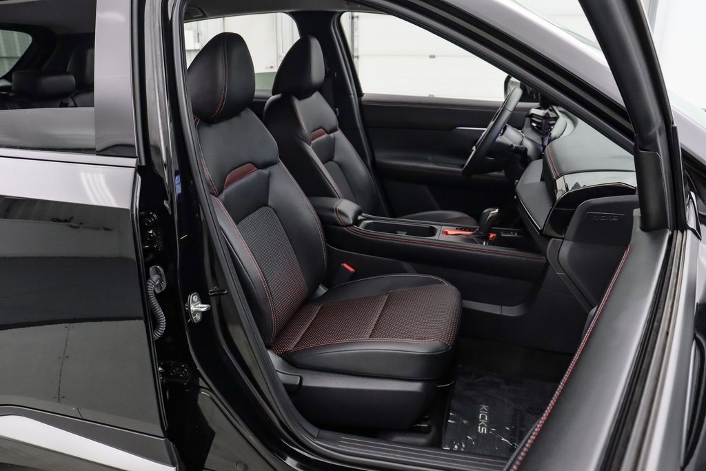 Used 2025 Nissan Kicks SR image 20