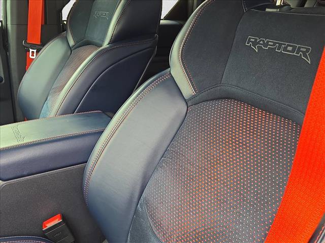 Certified 2025 Ford Bronco Raptor w/ Interior Carbon Fiber Pack AWD/4WD image 15