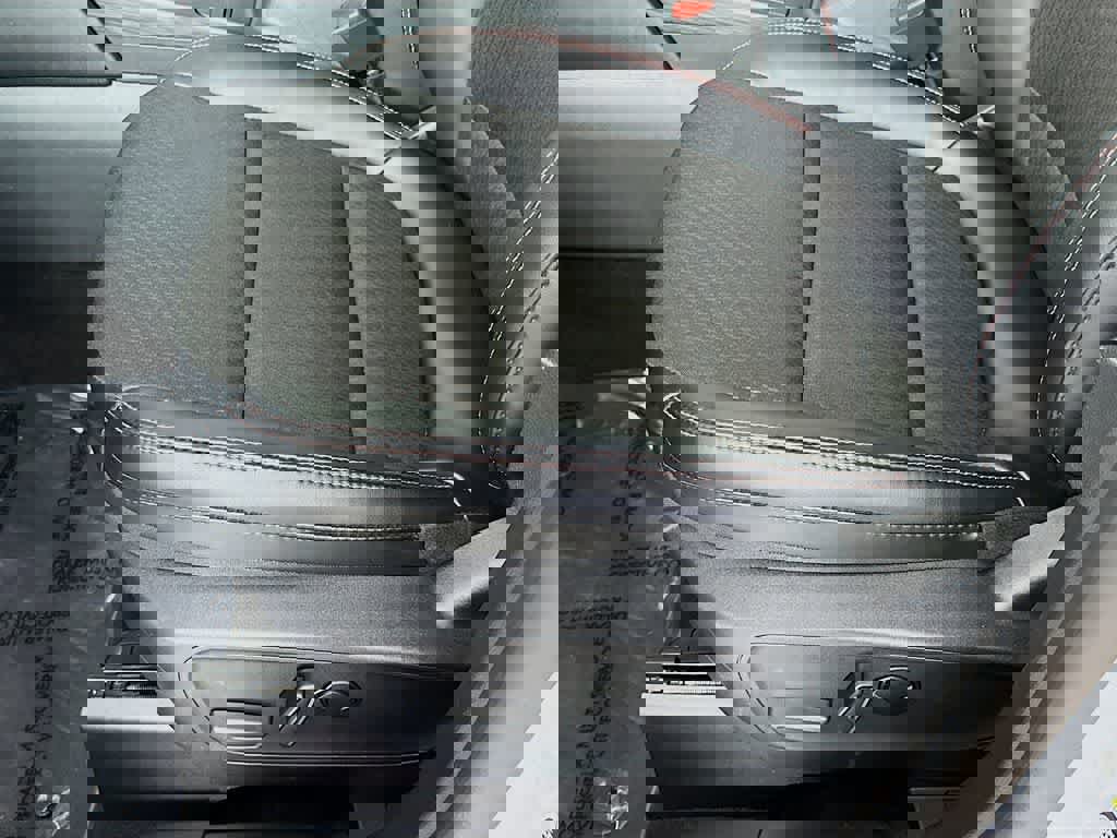 Certified 2025 Ford Escape ST-Line image 30