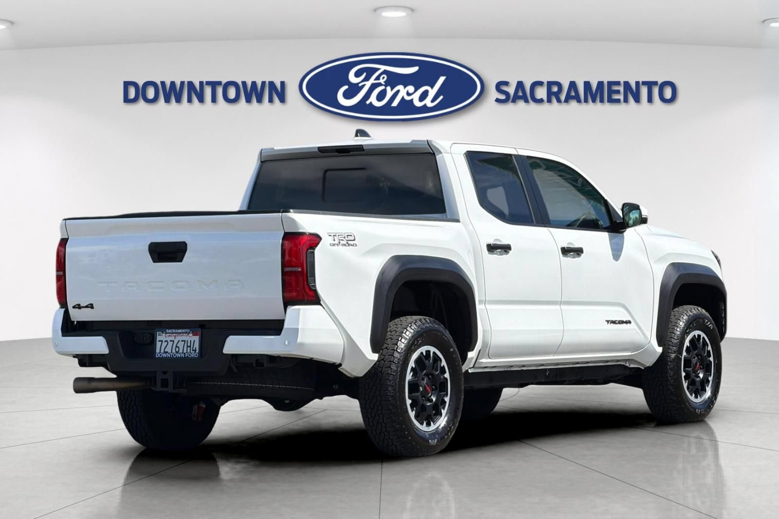 Used 2025 Toyota Tacoma TRD Off-Road w/ TRD Off Road Upgrade Package AWD/4WD image 3